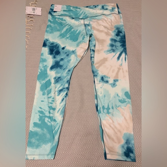 NWT Nike One Dri-fit Women’s leggings. Gorgeous tie dye print. Size XXL. - Picture 4 of 10